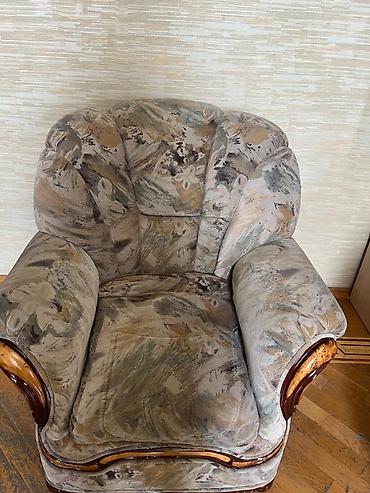 kohnə divan aliram: Divan, İşlənmiş, Açılmayan, Bazasız, Vеlur parça, Çatdırılma yoxdur — 2
