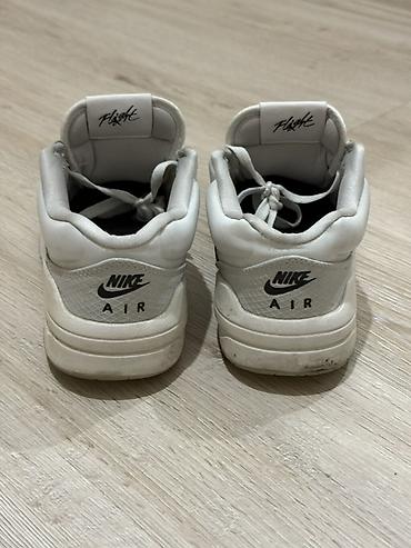 Мырзалардын бут кийими: Эркектердин кроссовкасы, 41, Nike, Колдонулган, түсү - Ак, Өзү алып кетүү, Акылуу жеткирүү — 3