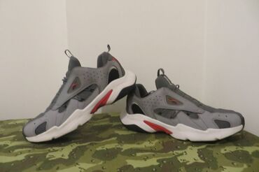 patike za plažu: REEBOK br 44 sa unutrasnjim gazistem 28cm, nikakve razlike od novih