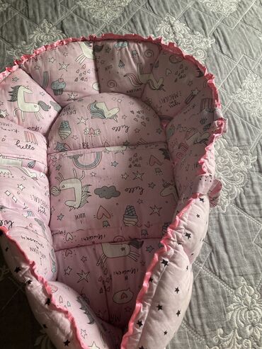подушка для детей: Кокон и подушка . Цена 500 с
