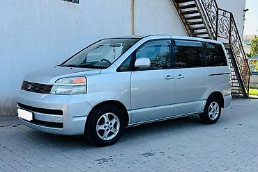 тайота в: Toyota Voxy: 2004 г., 2 л, Автомат, Бензин, Минивэн — 2