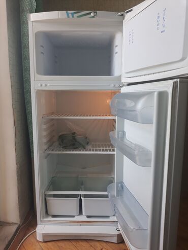indesit soyuducu: Б/у Двухкамерный Indesit Холодильник Скупка, цвет - Белый