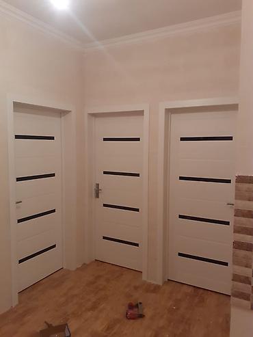 ev divar dekorlari: Ağ və boz rəng variantlarında modern interyer qapıları - Dizayn — 3
