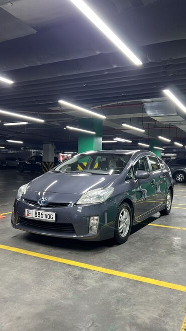 вампер сешка: Toyota Prius: 2011 г., 1.8 л, Автомат, Гибрид, Хэтчбэк