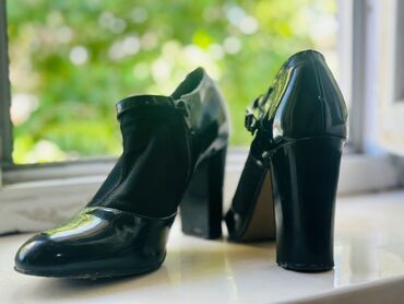 кожаная обувь женская: Туфли 39, цвет - Черный