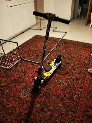 самокат баку: Uşaq üçün elektrik skuter - Rəngli, komiks üslubunda vinil örtüklü — 2