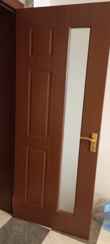 qapi ustu: Qonaq otağı üçün İşlənmiş Otaq qapısı 80x200 sm Zamok ilə, Ünvandan götürmə