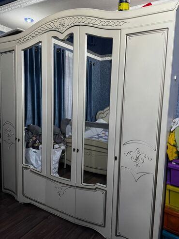 спальный гарнитур италия дерево: Спальный гарнитур, Двуспальная кровать, МДФ, цвет - Бежевый