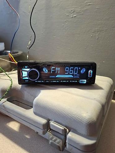 Maqnitofonlar: Maqnitol, AUX — 4