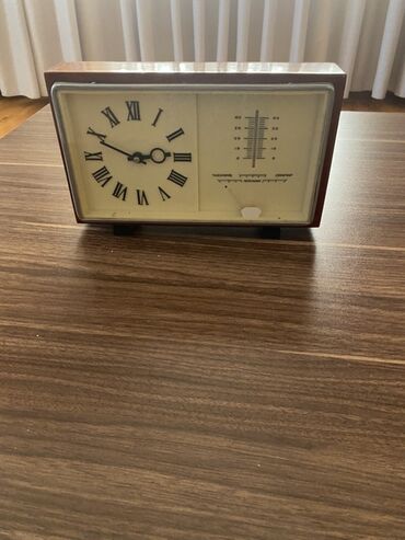 Əntiq saatlar: Taxta korpuslu, retro üslubda dizayn edilmiş masa saatı. Roma — 4