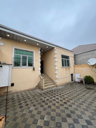 Həyət evləri və villaların satışı: Binəqədi qəs. 4 otaqlı, 200 kv. m — 1