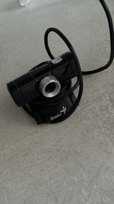 ноутбуки новый: Web-камера Genius FaceCam 300
черный