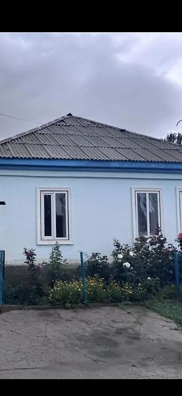 Үйлөрдү ижарага берүү: 55 м², 3 бөлмө, Восток-5 мкр, Чогуу жашоосу жок — 1
