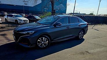 byd e6: Changan Eado Plus: 2025 г., 1.4 л, Робот, Бензин, Седан — 10