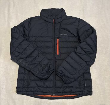 спортивные пуховики: Пуховая куртка Quechua (Decathlon) - Цвет: черный с ярко‑красной