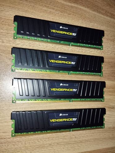 plata ddr3: Operativ yaddaş (RAM) Corsair, 4 GB, 1600 Mhz, DDR3, PC üçün