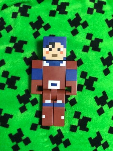 oyuncaq kalyaskalar: Minecraft игрушка. Голова, руки, ноги двигаются,размер 22см