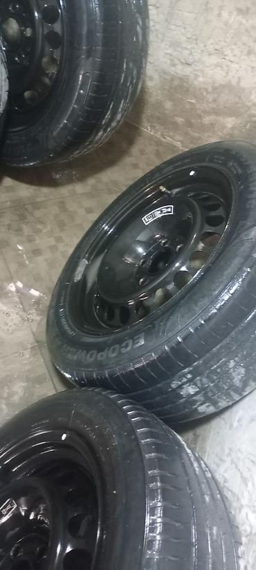 qezali avtomobil: Satılır: 4 ədəd 16Disk teker tekerler 5. 6Ay geder 215.55.16 — 3