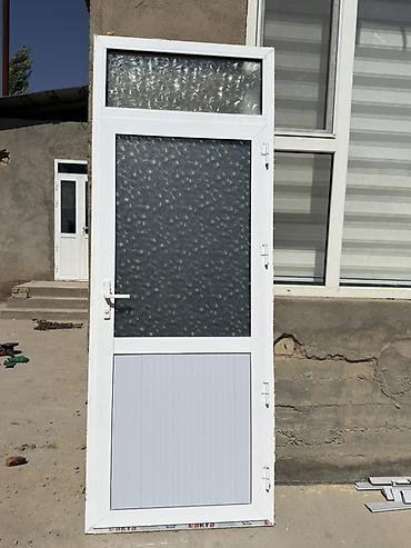 уй эшиктери: Пластик эшик, Колдонулган, Айнек менен — 3