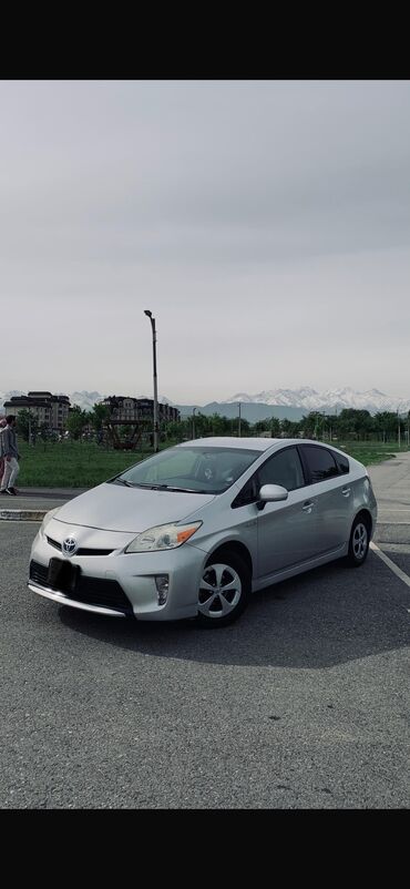 Toyota: Toyota Prius: 2013 г., 1.8 л, Вариатор, Гибрид, Седан