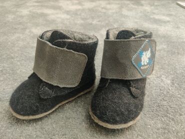 Детская обувь: Пинетки детские войлочные, размер 18-19. Отличное состояние