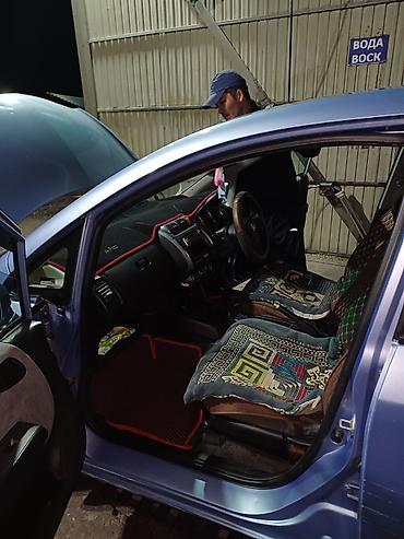 Honda: Honda Fit: 2003 г., 1.3 л, Автомат, Бензин, Хэтчбэк at lalafo.kg — 6 Honda: Honda Fit: 2003 г., 1.3 л, Автомат, Бензин, Хэтчбэк — 6