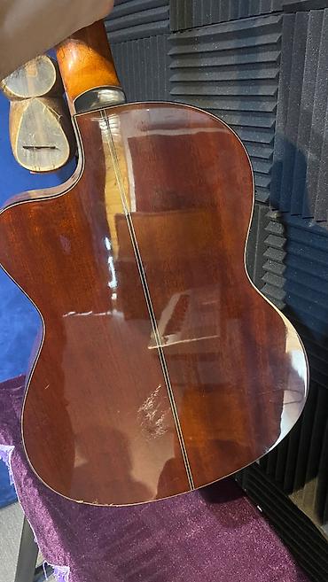 klassik gitara: Elektro Klassik Gitar – kəsik korpus (cutaway) - Korpus: klassik — 3