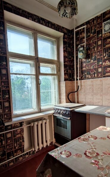 Продажа квартир: 1 комната, 29 м², Сталинка, 2 этаж, Старый ремонт