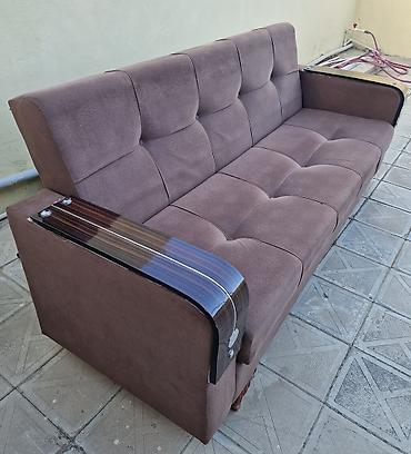 Mebel növü: 3 nəfərlik divan - Rəng: tünd qəhvəyi - Material: yumşaq