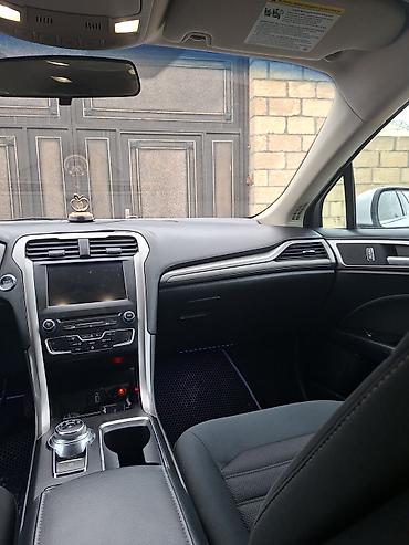 fusion disk: Ford Fusion SE sedan – ağ rəng, 4 qapı. Xarici: - Xrom ön barmaqlıq — 6