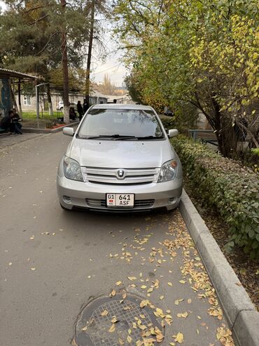 Toyota: Toyota ist: 2002 г., 1.3 л, Автомат, Бензин, Хэтчбэк