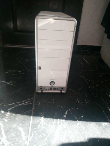 Desktop računari i radne stanice: I7 Gejmer Beli odličan-Odlicno sklapan GEJMER, stigao od preko . U — 4