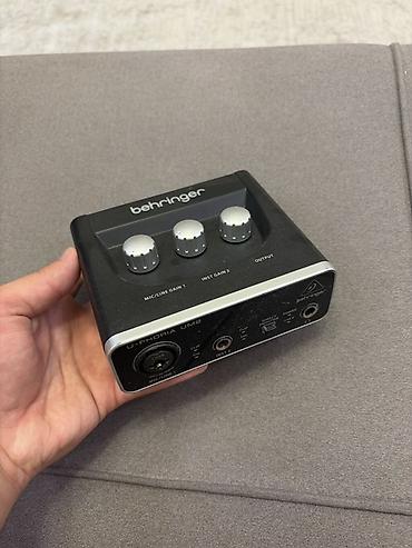 USB-аудиоинтерфейс Behringer U-PHORIA UM2. Компактная внешняя