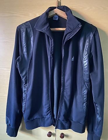 adidas jacket: Adidas kişi idman jaketi. Ela veziyyetde. Razmer M. Reng qara Whtsp — 1