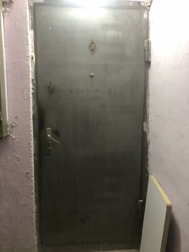 Giriş qapıları: Metal qiriş qapisi
