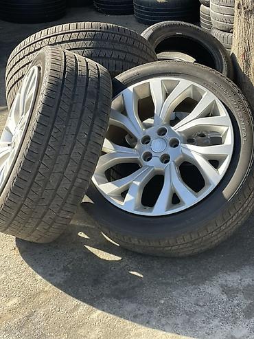 Колеса в сборе: Land Rover orijinal 21" yüngül lehimli disklər və Continental şinlər — 2