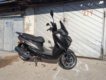 шины r 16: Макси-скутер Alpha, 150 куб. см, Бензин, Б/у