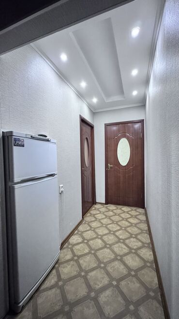 квартира пригороде: 2 комнаты, 44 м², 104 серия, 1 этаж, Старый ремонт