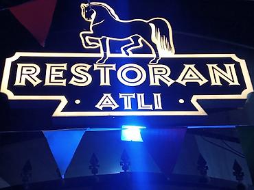 afsyant: Salam Atlı Restorana ofsiyant xanım teləb olunur işində diqqəti — 1