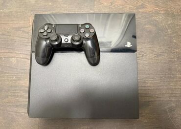 PS4 (Sony Playstation 4): Pul lazim oldugu üçün bu giymete satilir ps3 giymetine ps 4 esil