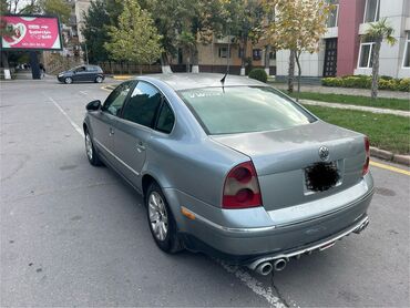 Volkswagen: Volkswagen Passat: 1.8 l | 2004 il Sedan