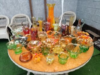 оборудование для пекарня: Вазы, конфетницы, кувшины цветное гутное стекло. Советские и