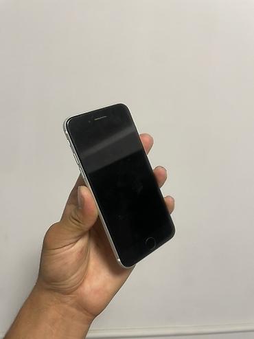 nokia e52: IPhone SE 2022, Б/у, 64 ГБ, Старлайт, Коробка — 2