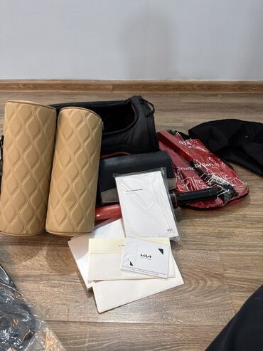 аксессуары для машины в салон: Автомобильный набор аксессуаров KIA Состав: - Два бежевых