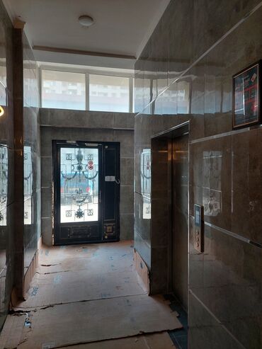 Uzunmüddətli kirayə mənzillər: Mənzilin təsviri: - Geniş və işıqlı otaqlar, iri pəncərələr sayəsində — 13