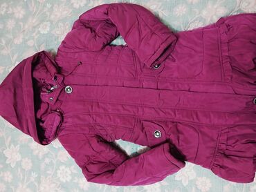 вещи для женщин: Тёплая куртка и штаны на 7-9 лет 700 сом!