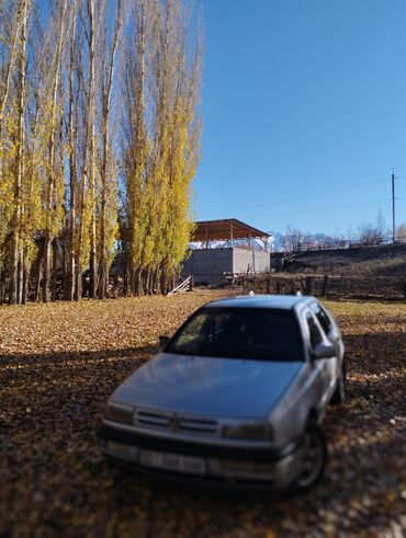 Volkswagen: Volkswagen Vento: 1993 г., 1.8 л, Механика, Бензин, Седан — 1