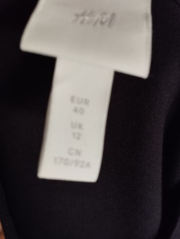 haljina ili: H&M L (EU 40), bоја - Crna, Drugi stil, Dugih rukava