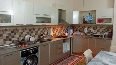 кухонный гарнитур бишкек бу: Aytən 🌺 Tecılı Metbex mebeli satılır 330 AZN ölçü 4.50/2.50 ye qaz