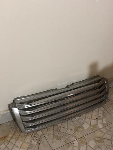 ablisovka: Məhsul: Avtomobil üçün ön radiator barmaqlığı (gril) Təsvir: - Rəng — 2